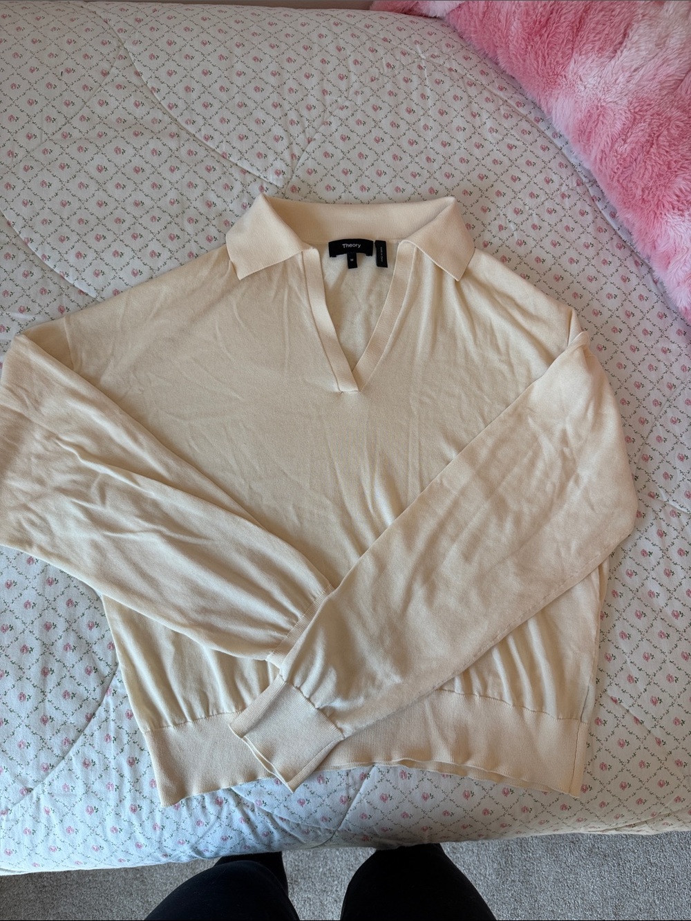 Theory Light Cream V-Neck Collared Sweater